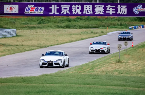 聚焦中国汽车跨界锦标赛，最美赛车手张岩携CRX首次落地中国！